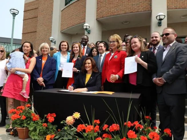 Gretchen Whitmer signs red flag law